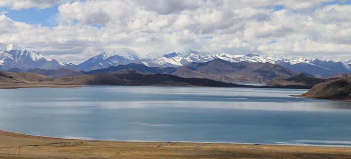 Tibet-Yamdrok-Yumtso-Lake-9
